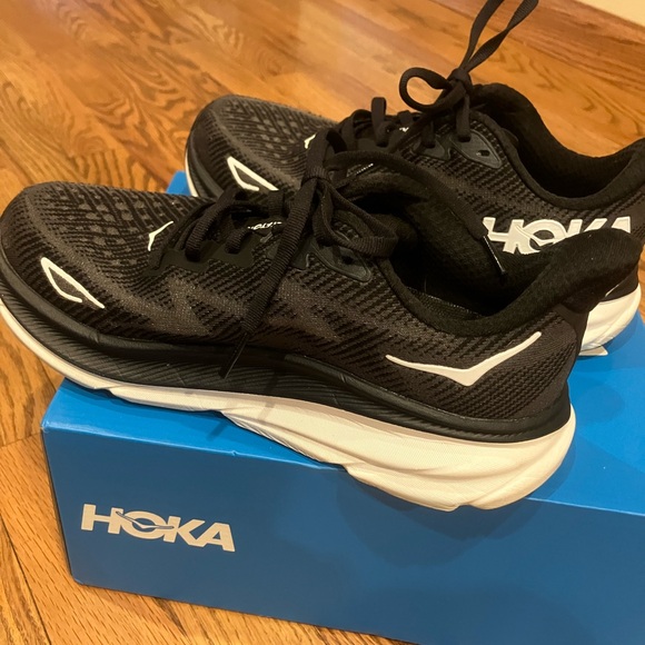Hoka | Clifton 9 Black and White Running Shoes Size 6.5 - Picture 9 of 11